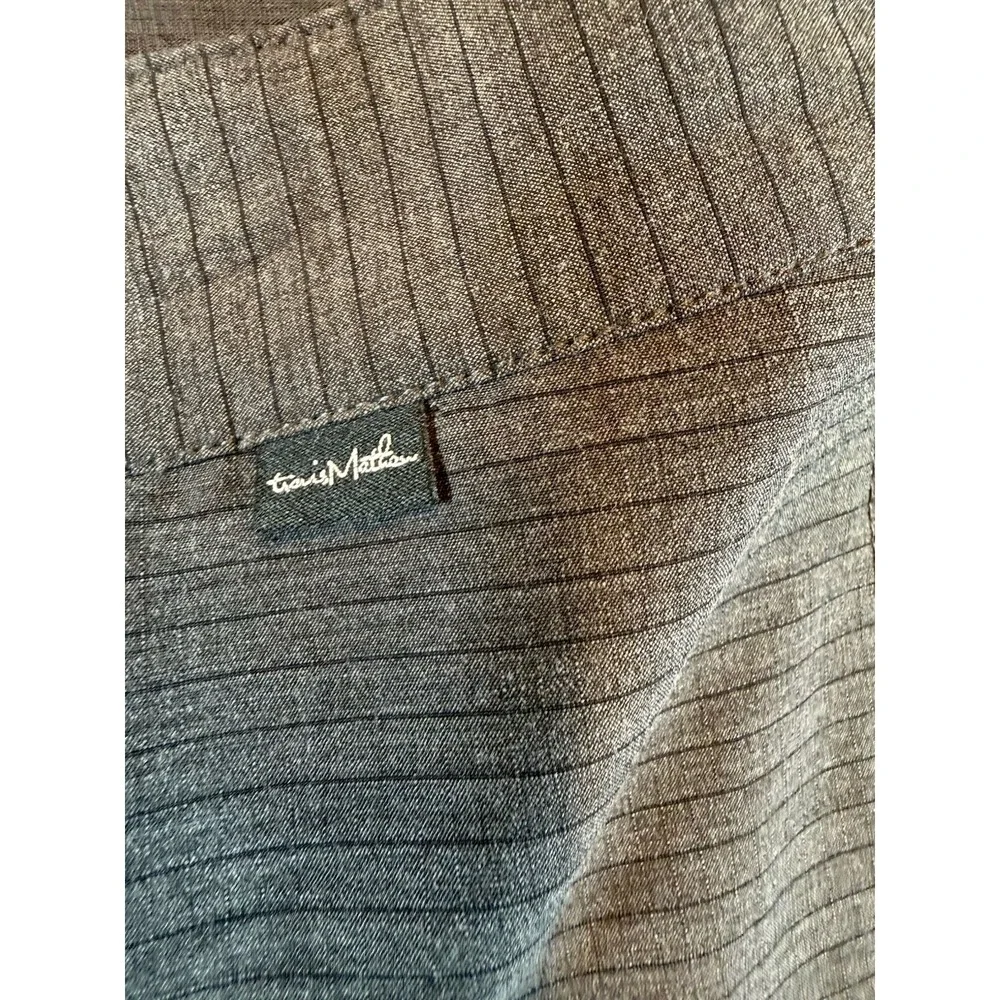 Travis Mathew Men's Golf Shorts Size‎ 36 Grey Pinstripe Performance Casual